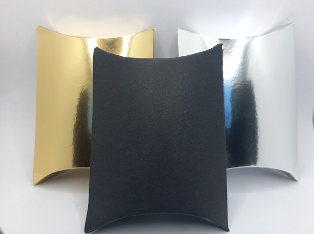 gold-black-silver-metallic-pillow-pack-perfume-boxes.